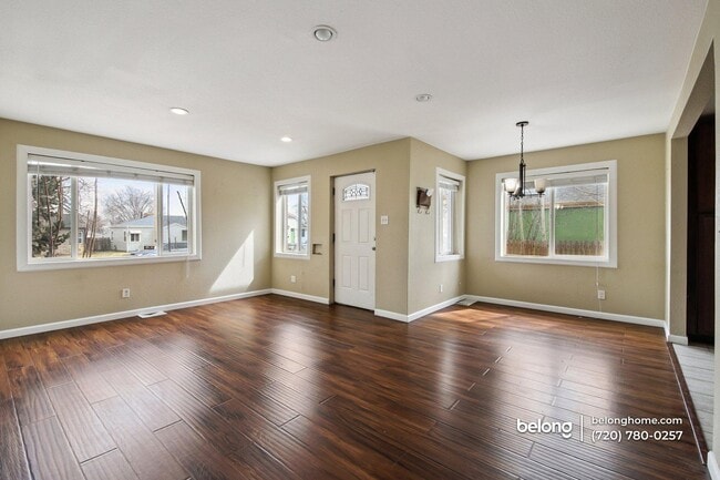 Photo - 5045 Eliot St