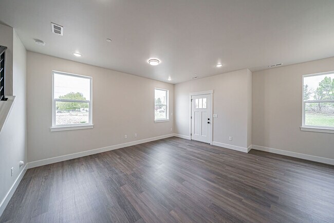 Photo - 2988 Huntshire Ave