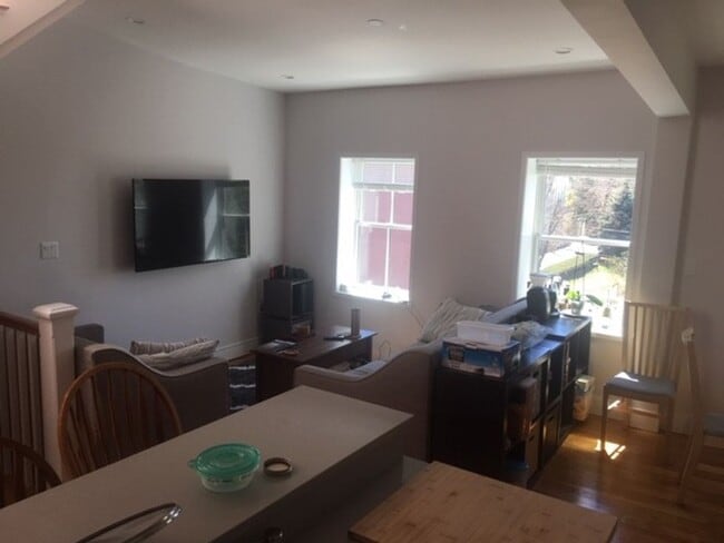 Photo - Beautiful Modern 4 bed unit with a rooftop deck!