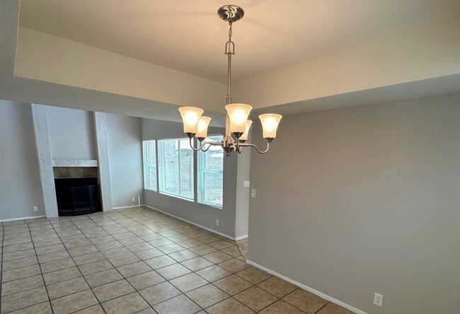 Photo - 176 N 166th Ln