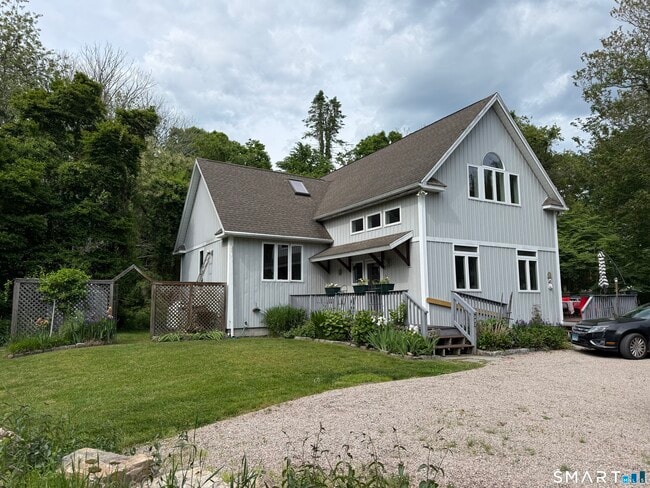 Building Photo - 221 Wamphassuc Rd