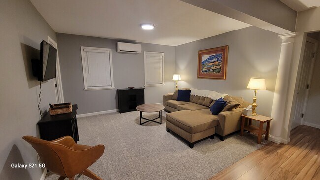 Photo - 3413 Elwood Dr W
