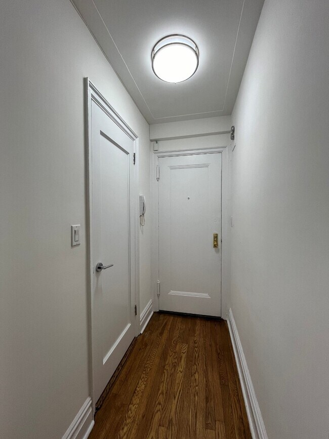 Photo - 137 E 38th St Unit 12G