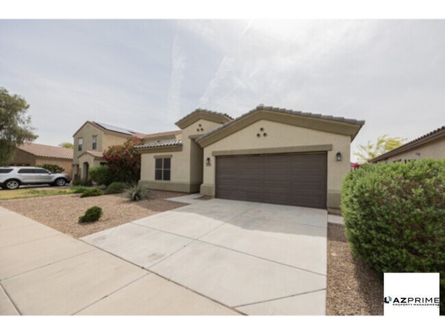 Building Photo - Beautiful Maricopa 3/2 House - Space, Style &amp; Convenience!