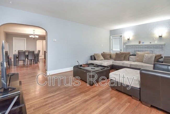 Photo - 10 Parkside Pl