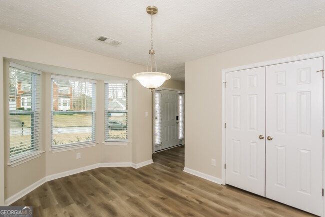 Photo - 6059 Shadow Lake Way