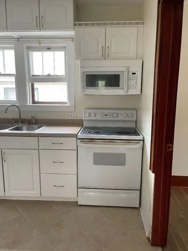 Photo - 610 S Loomis Ave