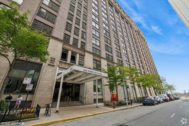 Building Photo - 680 N Lake Shore Dr Unit 816 Rental