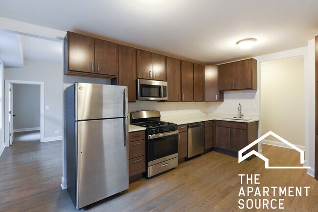 Building Photo - 3405 W Fullerton Ave Unit 2