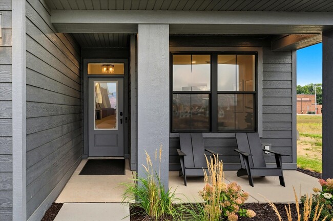 Photo - 3472 Knightsbridge Trl N