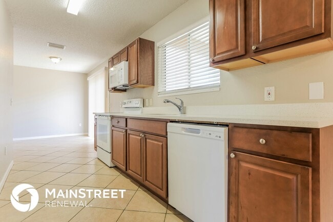 Photo - 22225 Seaton Ave