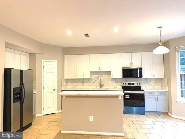 Photo - 4073 Britwell Pl