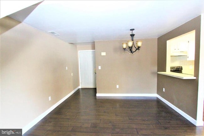 604 Ravens Crest Dr