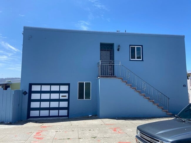 Photo - 1395 Oakdale Ave