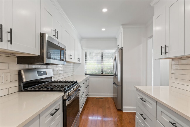 Photo - 50 Pondview Rd