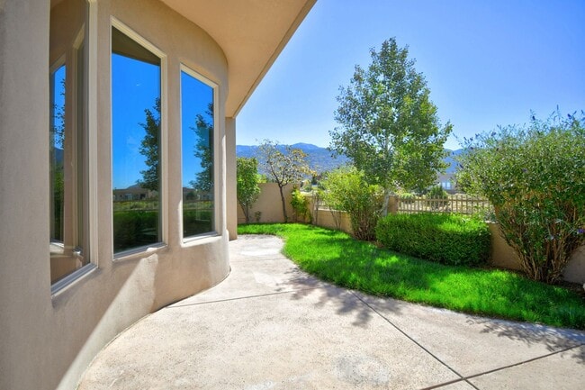 Photo - High Desert Custom Beauty 3 Bedroom 2 bath...