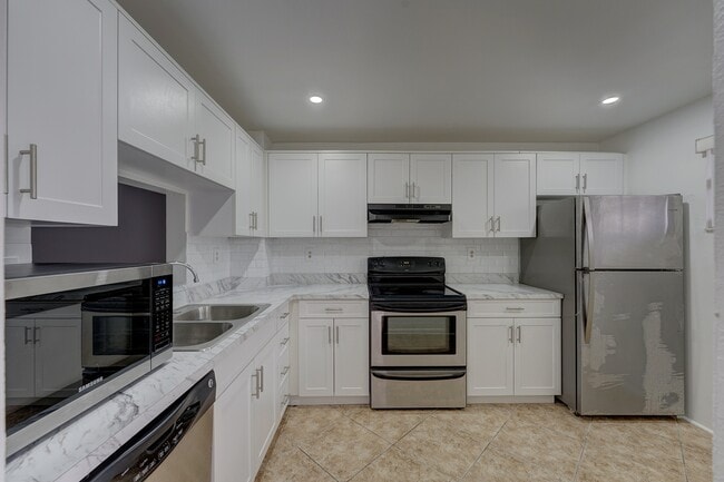 Photo - 1200 NW 87th Ave Unidad 410