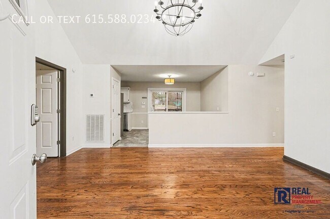 Photo - 7184 Chester Rd