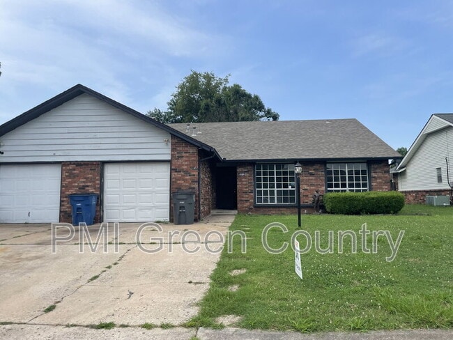 Building Photo - 9830 E 37th St Rental