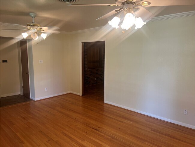 Photo - 3715 Latma Dr