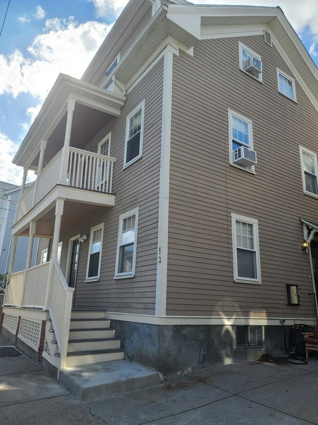 31 Moore St Unit 1St Floor