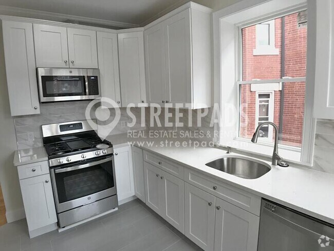 Building Photo - 5 bedroom in Boston MA 02134 Rental
