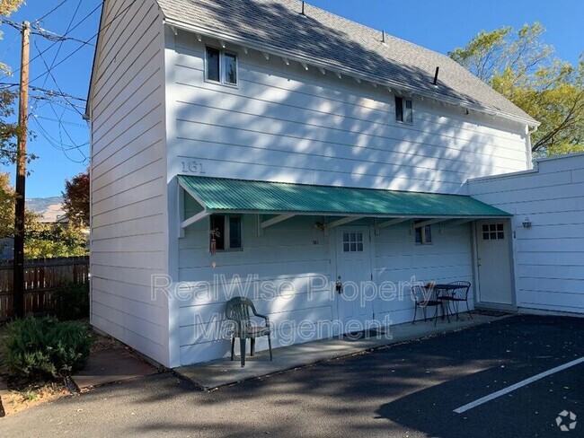 Building Photo - 161 B St Rental