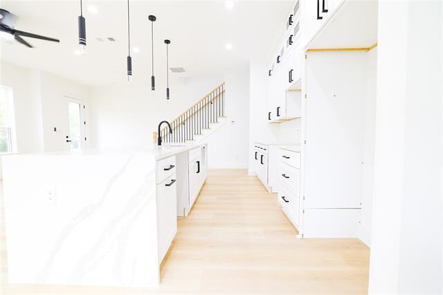 Photo - 306 E 7th St