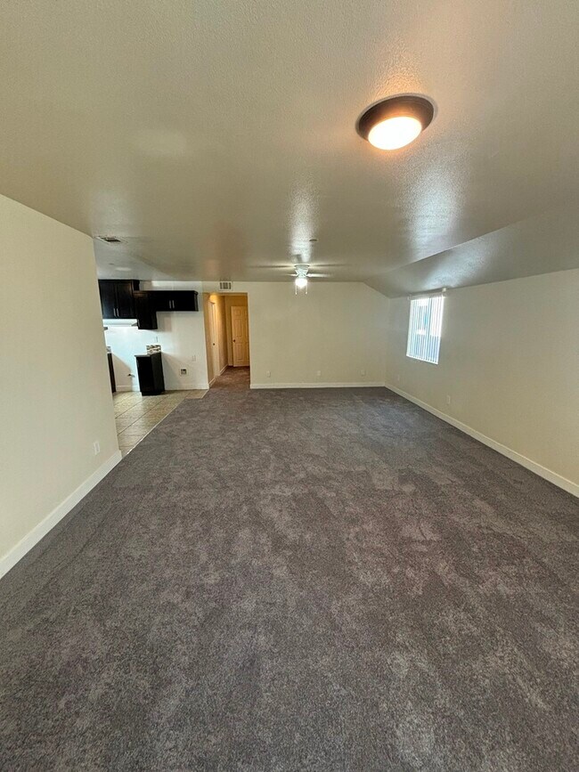 Photo - 337 E 104th St