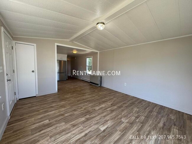 Photo - 102 G St