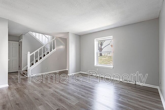 Photo - 6202 E 129 St