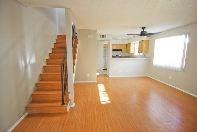 Photo - 1444 W 227th St