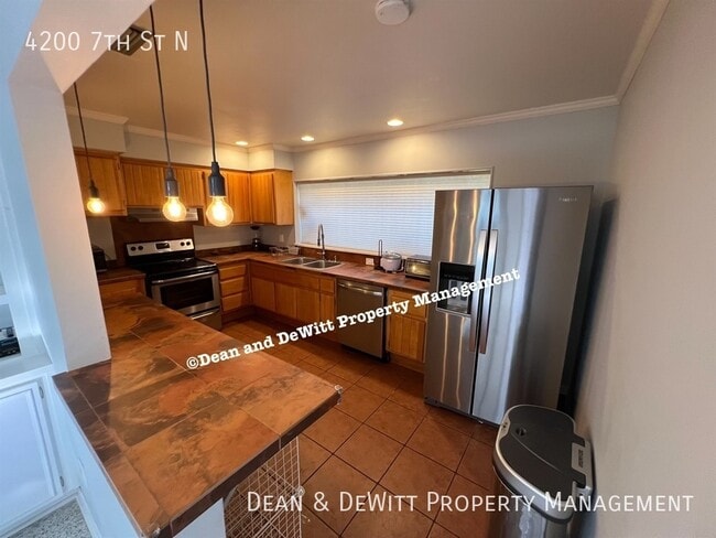 Photo - 4200 7th St N