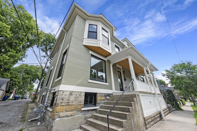 Photo - 198 W 6th Ave