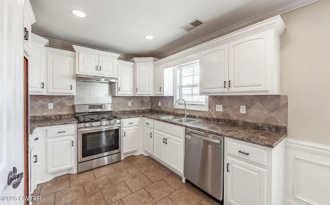 Photo - 16 Birch Hollow Ln