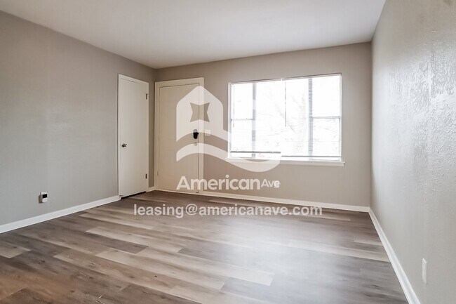 Photo - 5215 N Johnstown Ave