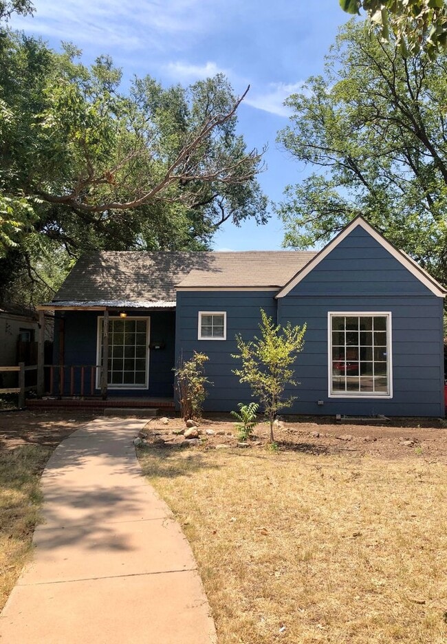 Building Photo - Coming soon - 3 bed 2 bath 1 car garage in... Rental