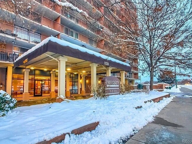 Building Photo - 2225 Buchtel Blvd Unit 211 Rental