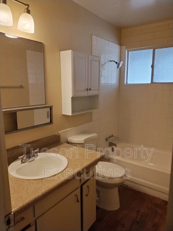 8934 S Nogales Hwy