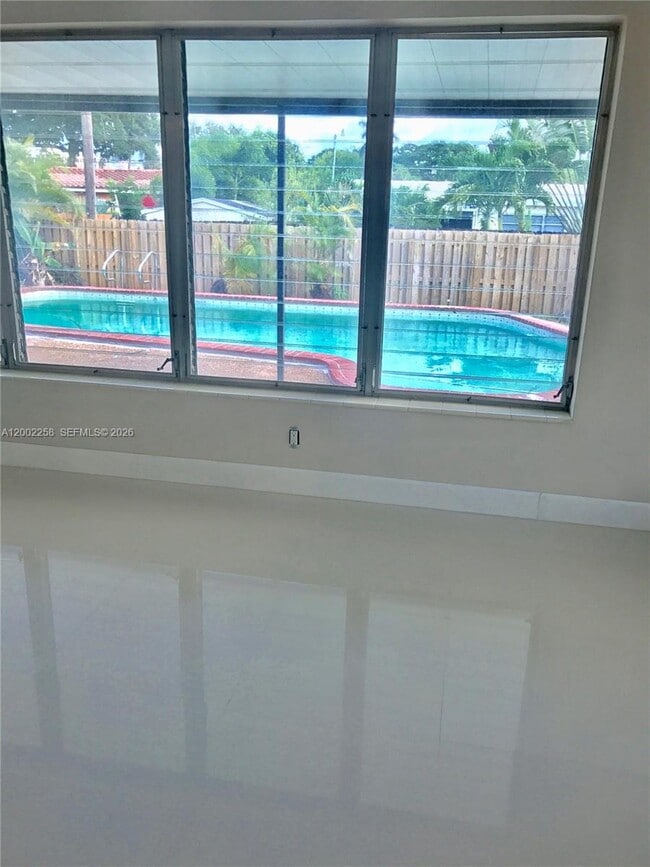 Photo - 3700 Taft St