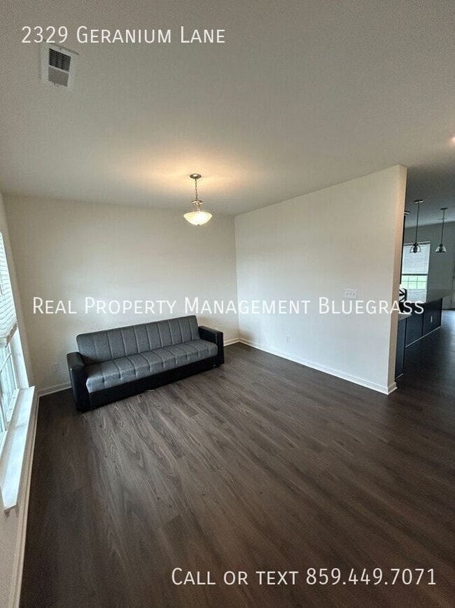 Photo - 2329 Geranium Ln