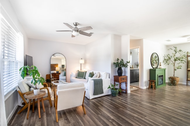 Photo - 510 W Oak St