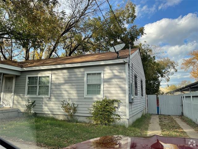Building Photo - 3206 Kellogg Ave Rental