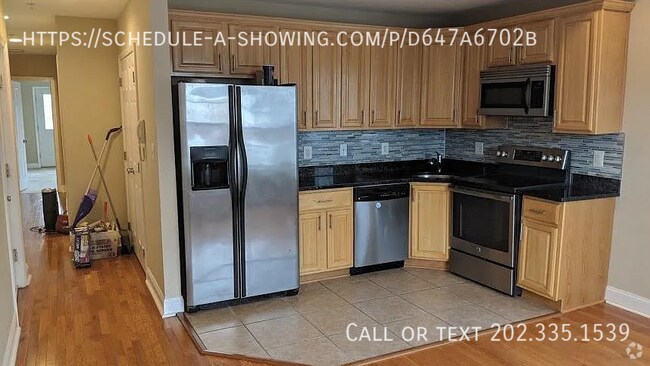 Building Photo - 1334 Downing Pl NE Unit 4 Rental