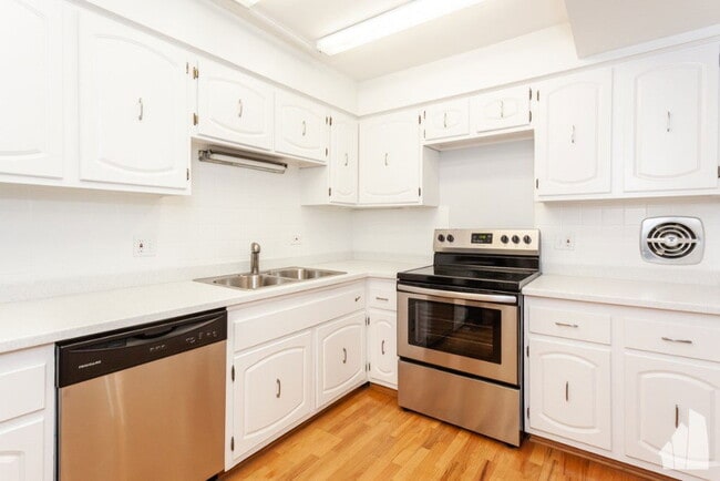 Photo - 4334 N Clarendon Ave