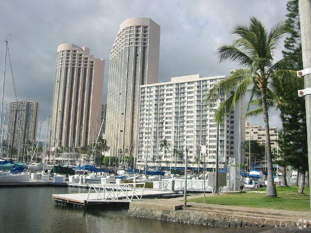 Building Photo - To register for the showing time below, no... Rental