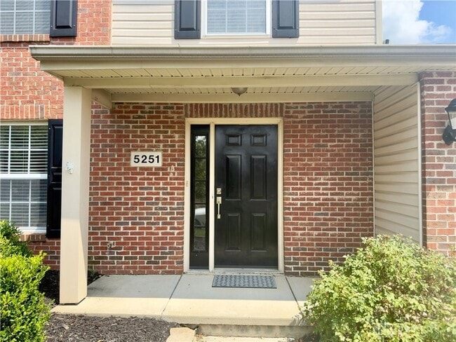 5251 Mallet Club Dr