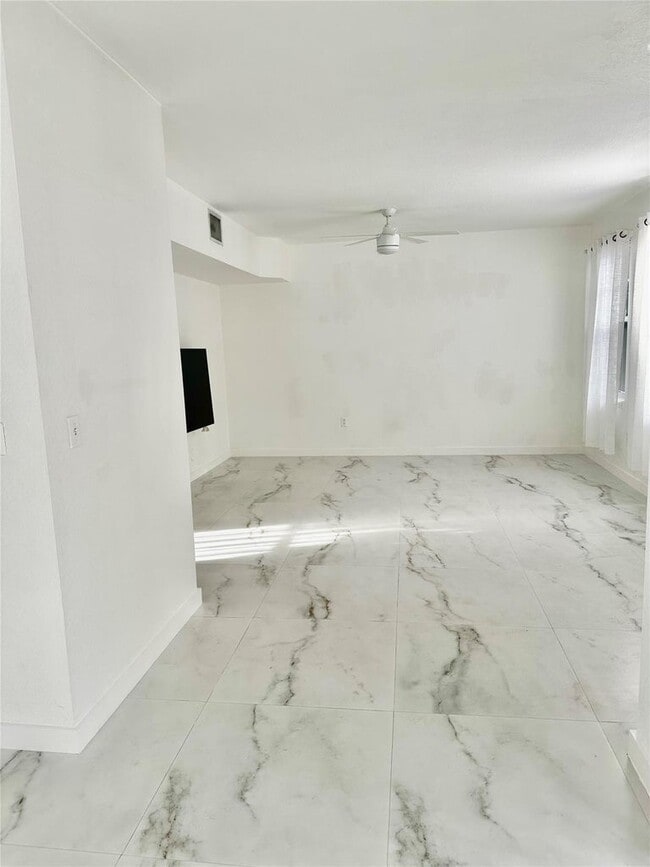 Photo - 6500 W Sample Rd