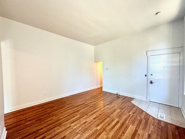 Photo - 2233 Victor St Unit Single Family