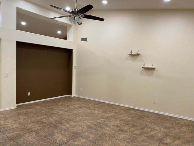 Photo - 870 N Madrid Ln